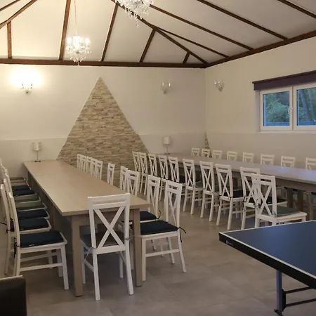 Pensión Piramida Lux