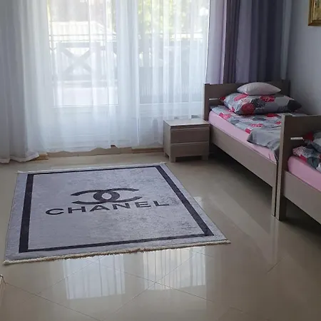 Pensión Piramida Lux