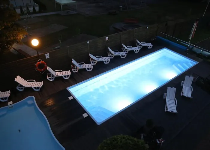 Piramida Lux Pensión 3*