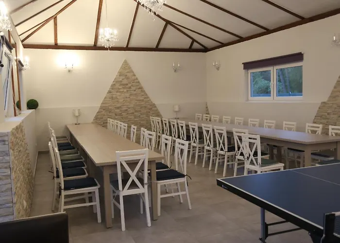 Pensión Piramida Lux