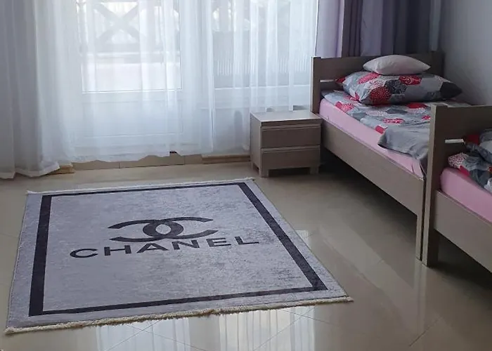 Pensión Piramida Lux